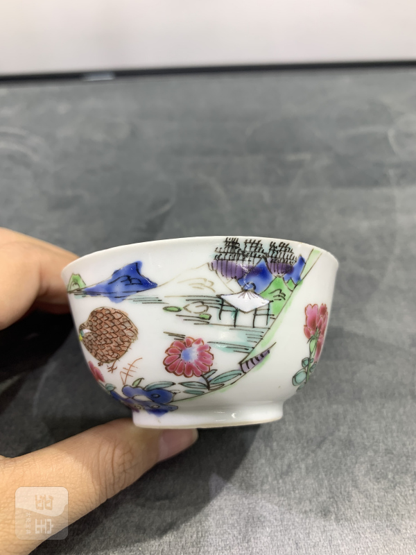 清雍正粉彩安居乐业纹小杯 - 图2